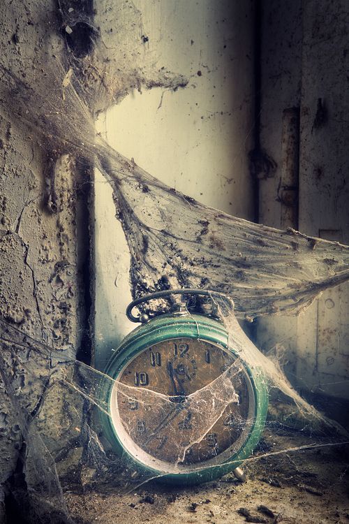 clock-old-photography-Favim.com-993080.jpg