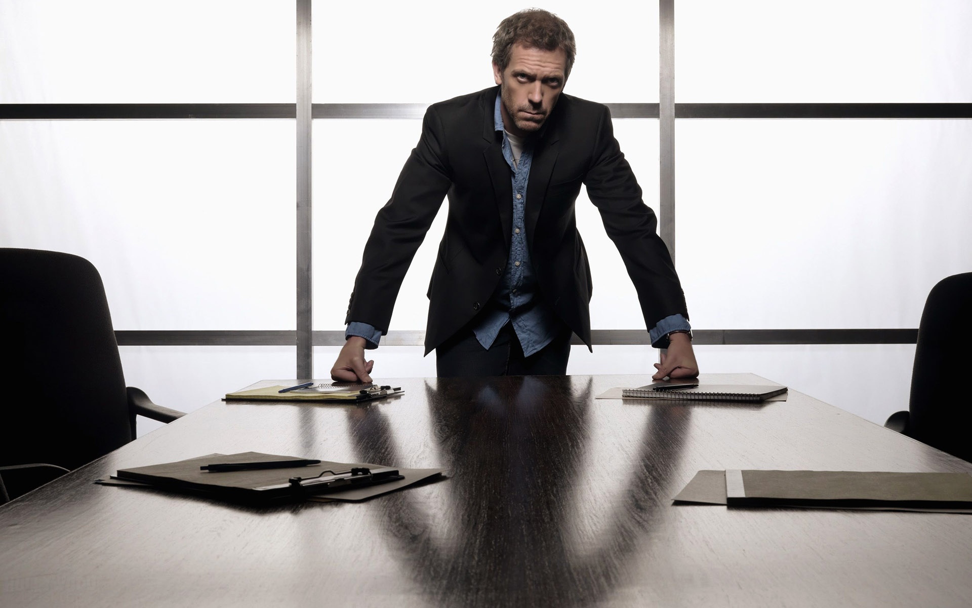 hugh-laurie-at-the-office-wallpaper-6237.jpg