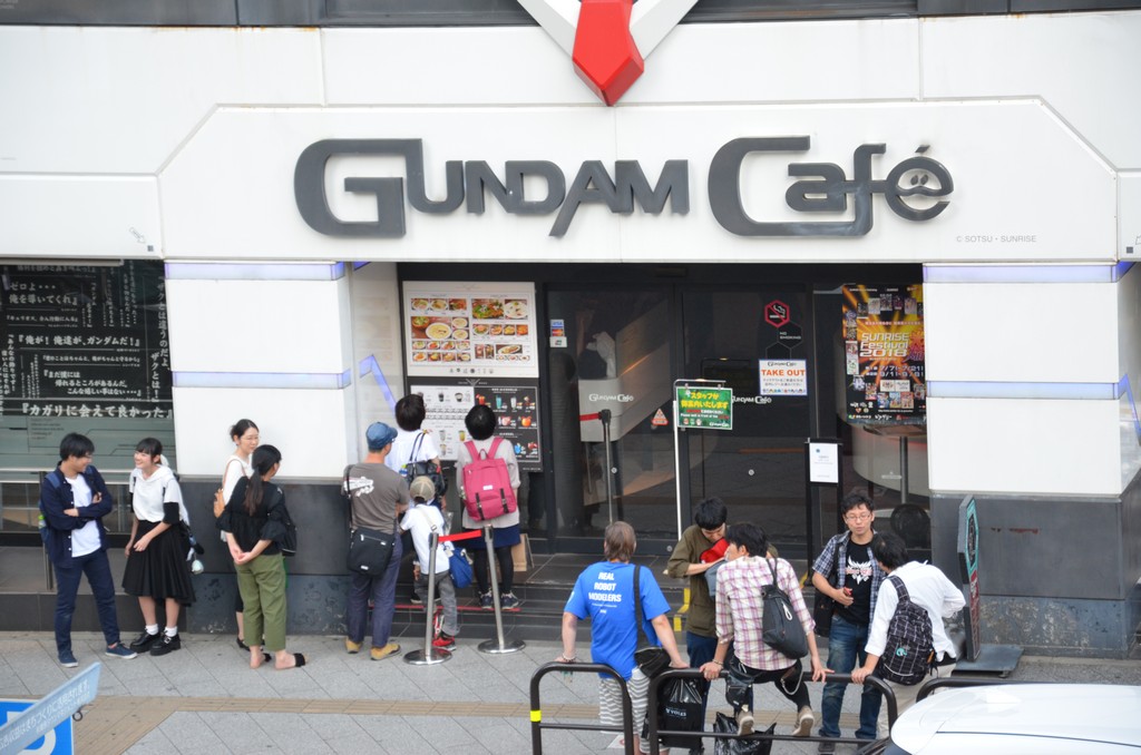 Gundam Cafe Akihabaran, itt is sor all
