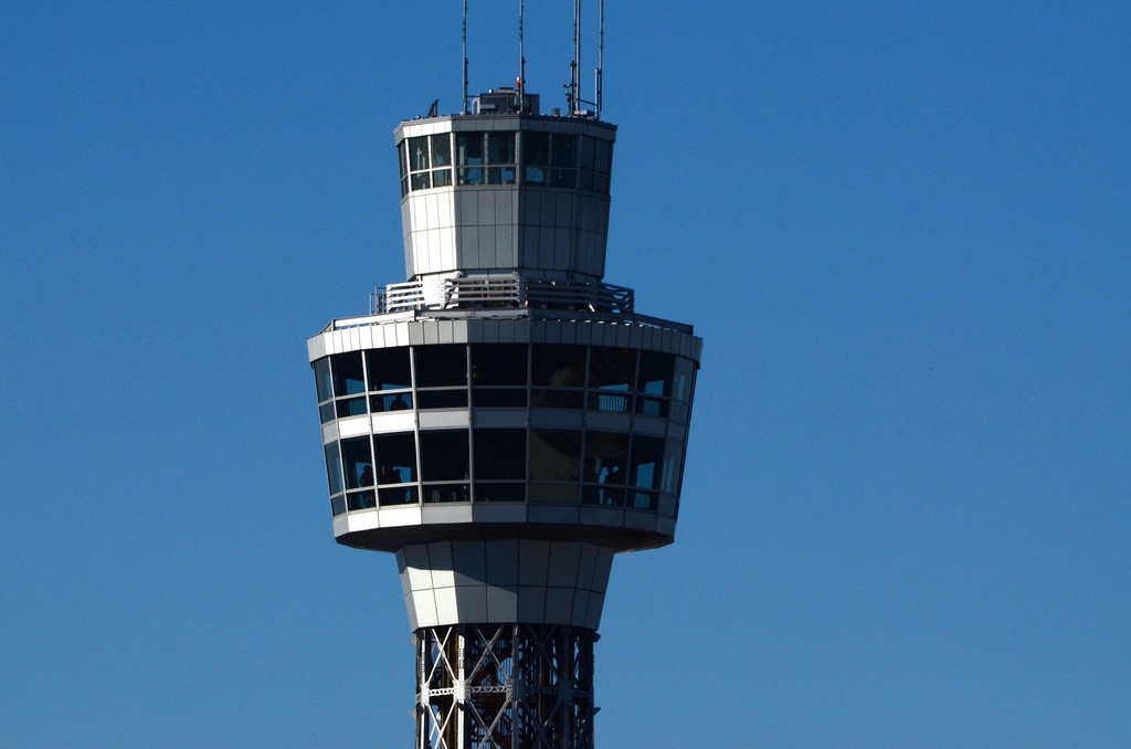 A 106 meter magas Yokohama Marine Tower