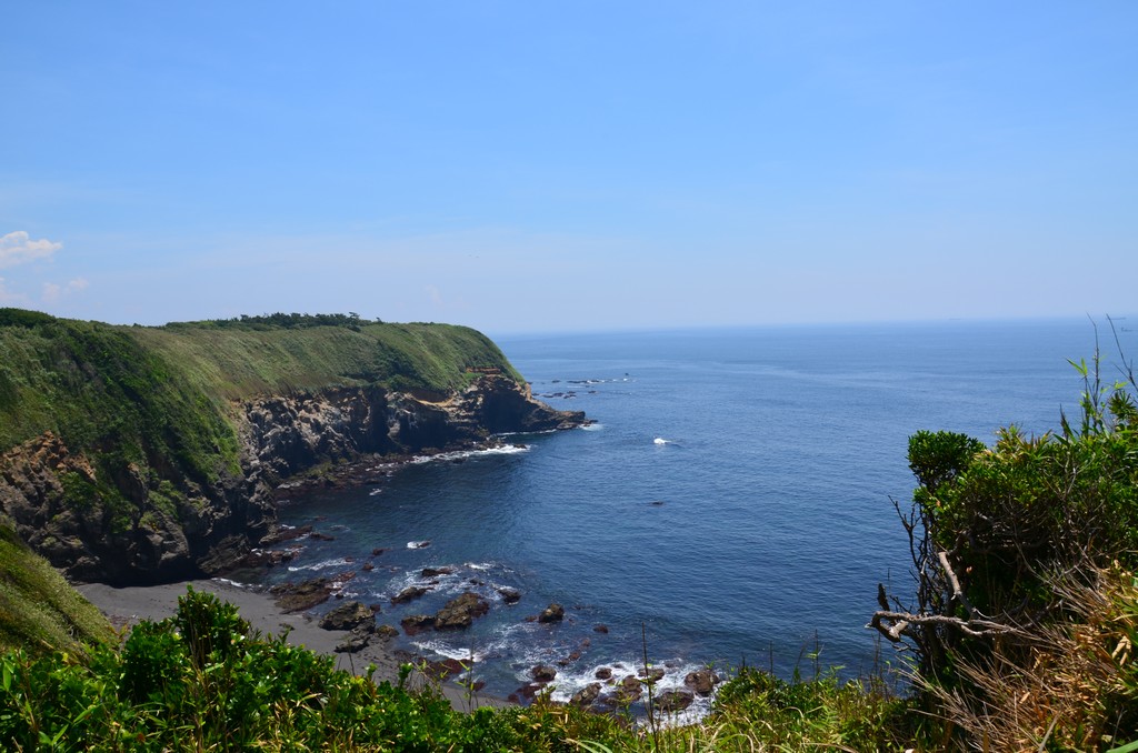 Jogashima park csucske belenyulik az oceanba