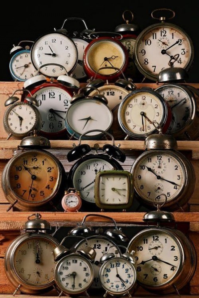 62664.old_alarm_clocks.w.jpg