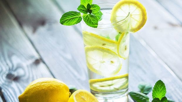 lemon-water_620x350_41517389432.jpg