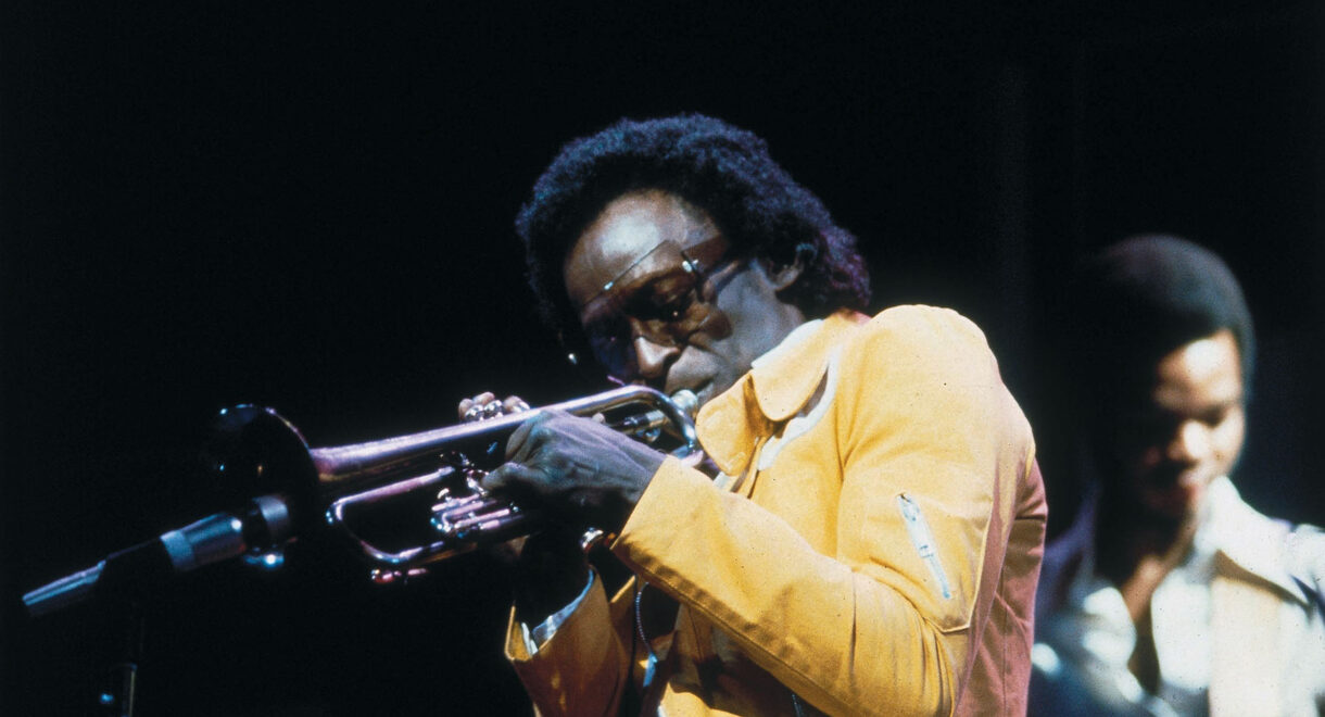 milesdavis-1220x660.jpg