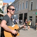 „Úgy szeretnék végigsétálni a Király utcán, hogy körülvesz a zene” - interjú Ian O'Sullivannel