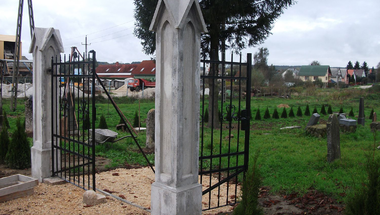 Megújult a zirci zsidó temető