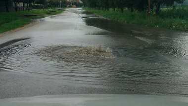 Durva felhőszakadás csapott le Zircre