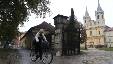 ''Azért gyűltünk össze, hogy eltemessük a zirci turizmust''