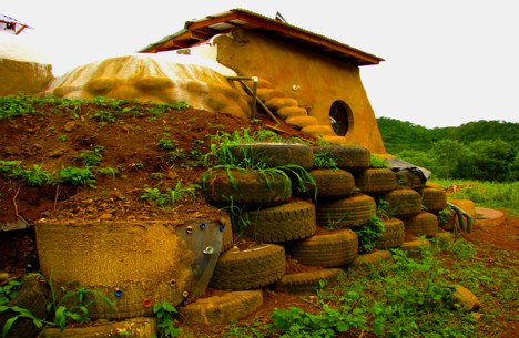 earthship-in-nicaragua.jpg