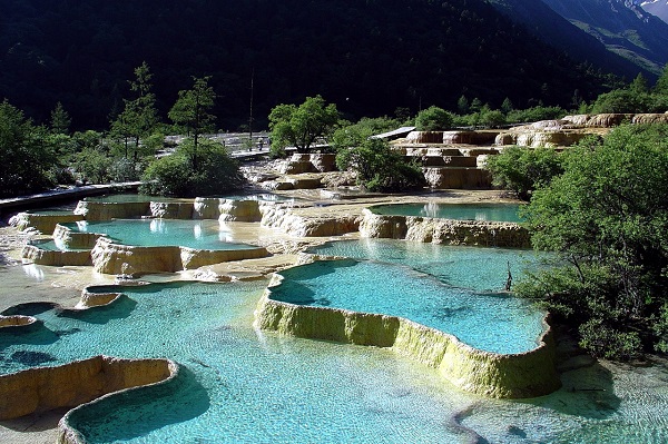 huanglong_hotspring.jpg