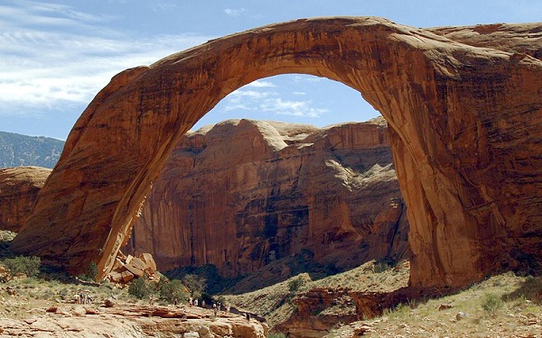 natural_bridge_Rainbow_Bridge_Natural_Arch_Utah_USA.jpg