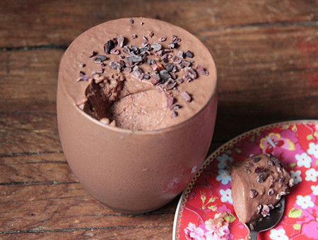 https://iquitsugar.com/recipe/the-best-vegan-chocolate-mousse/