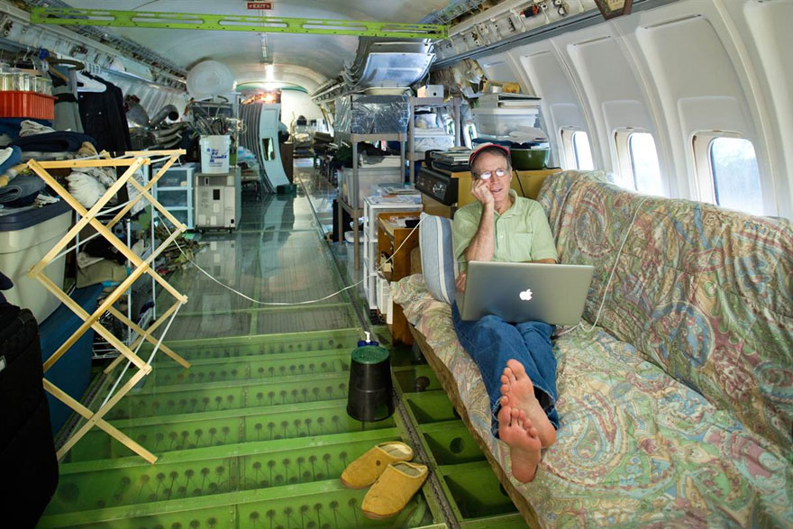 retired-boeing-727-recycled-home-bruce-campbell-1.jpg