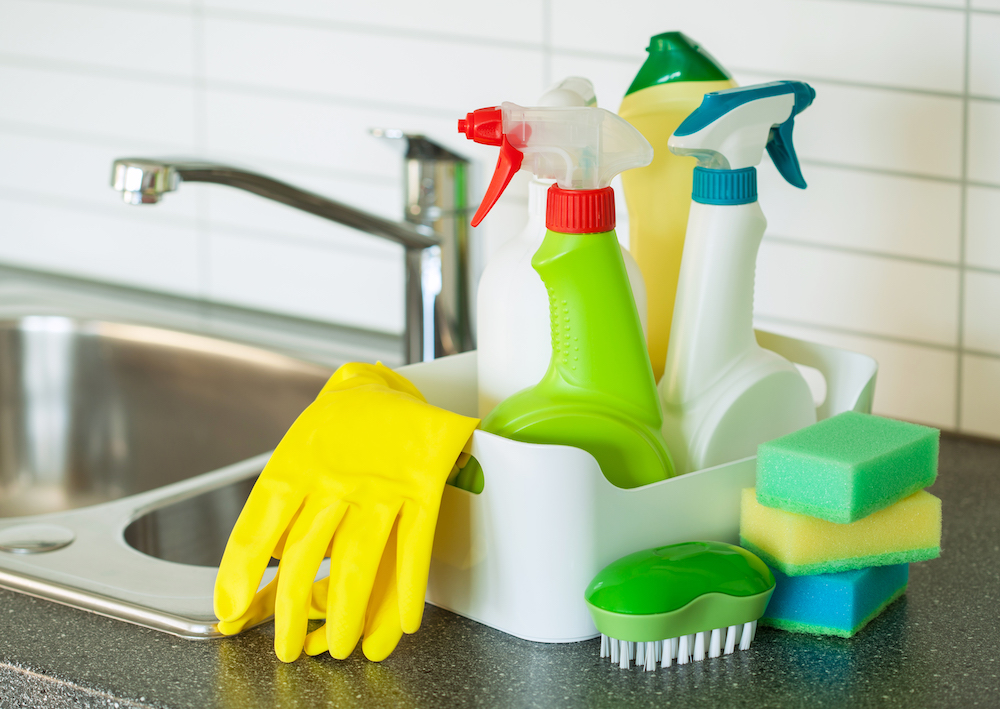 cleaning-items-household-kitchen-brush-sponge-pcezx5s.jpg