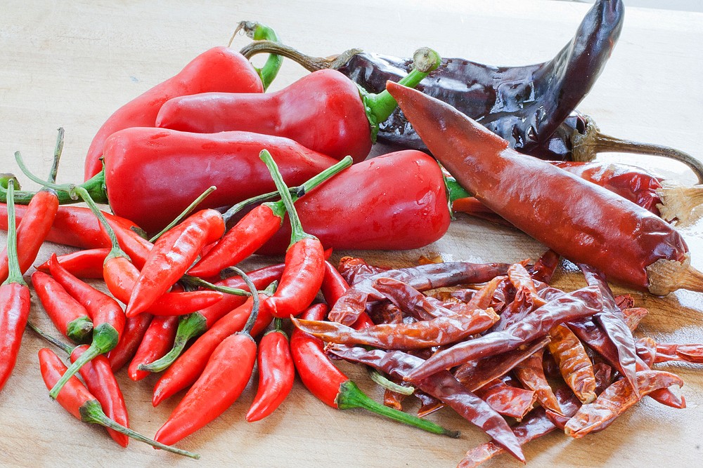 dried_chili_hungarien_pepper_seeds.jpg