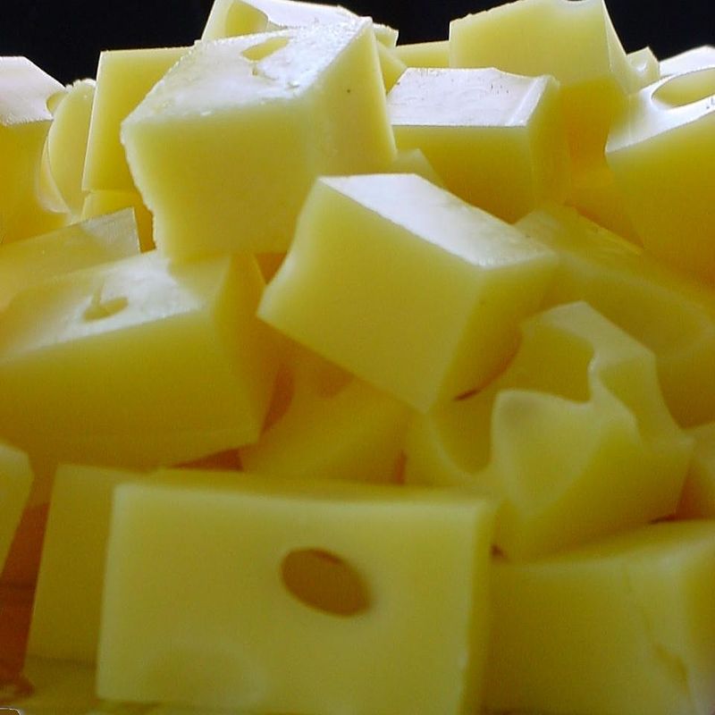 800px-Swiss_cheese_cubes.jpg