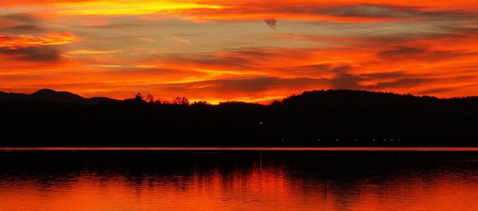 800px-sunset_starnberger_see-1560x690_c.jpg