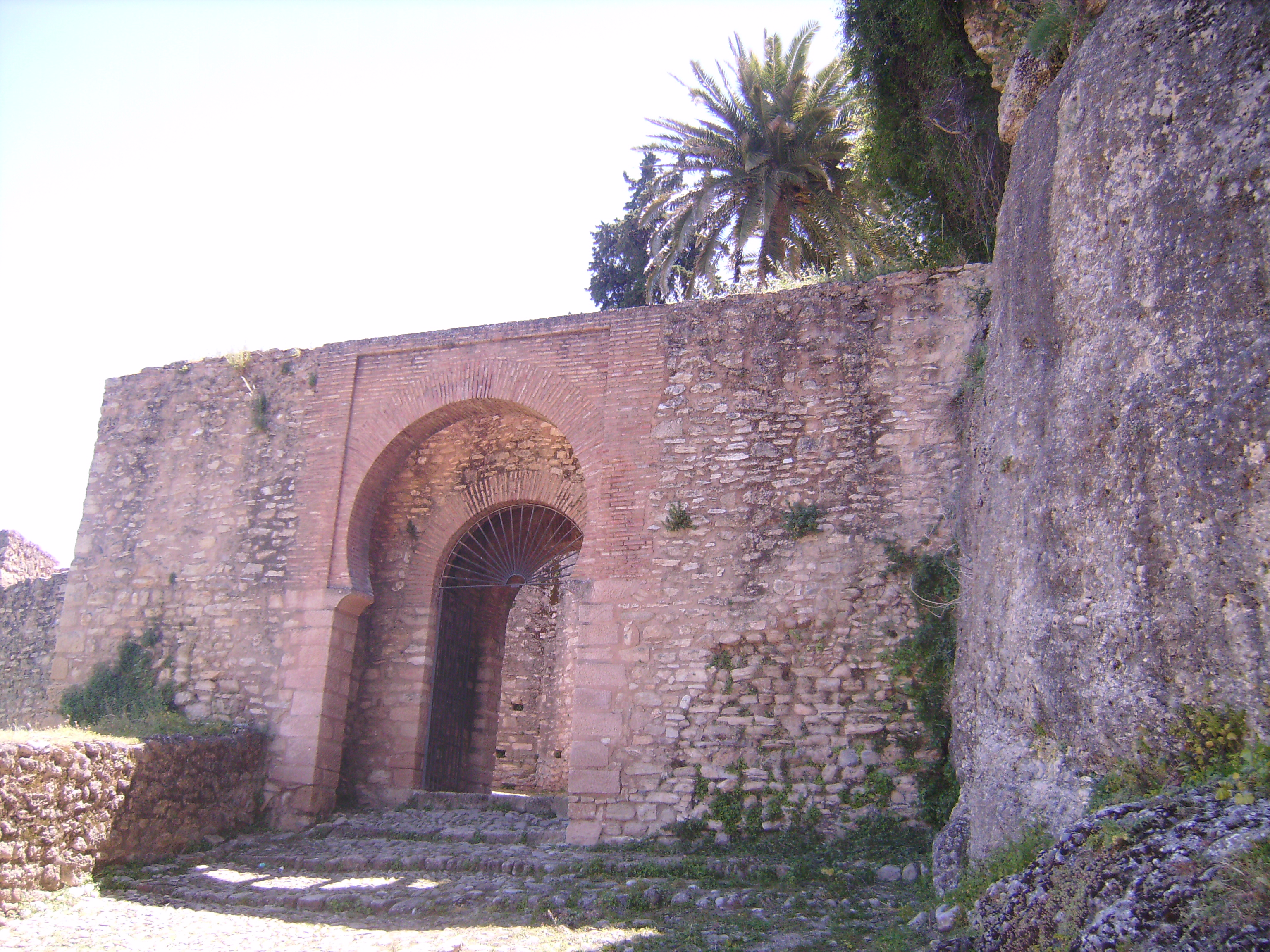 Puerta de la Cijara az arab városfal keleti részének bejárata,