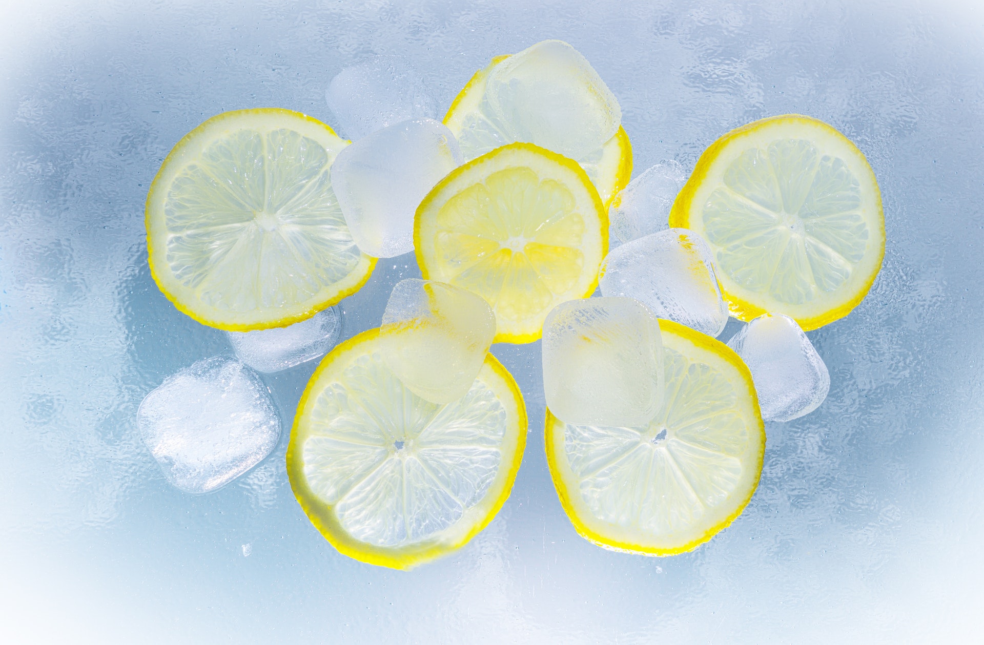 lemons-ice-water-summer-90763.jpeg