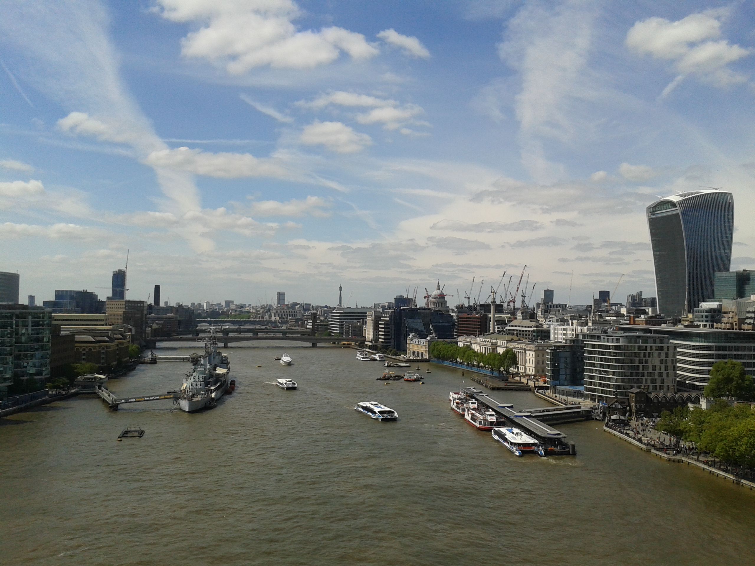 Kilátás a Tower Bridge-ből