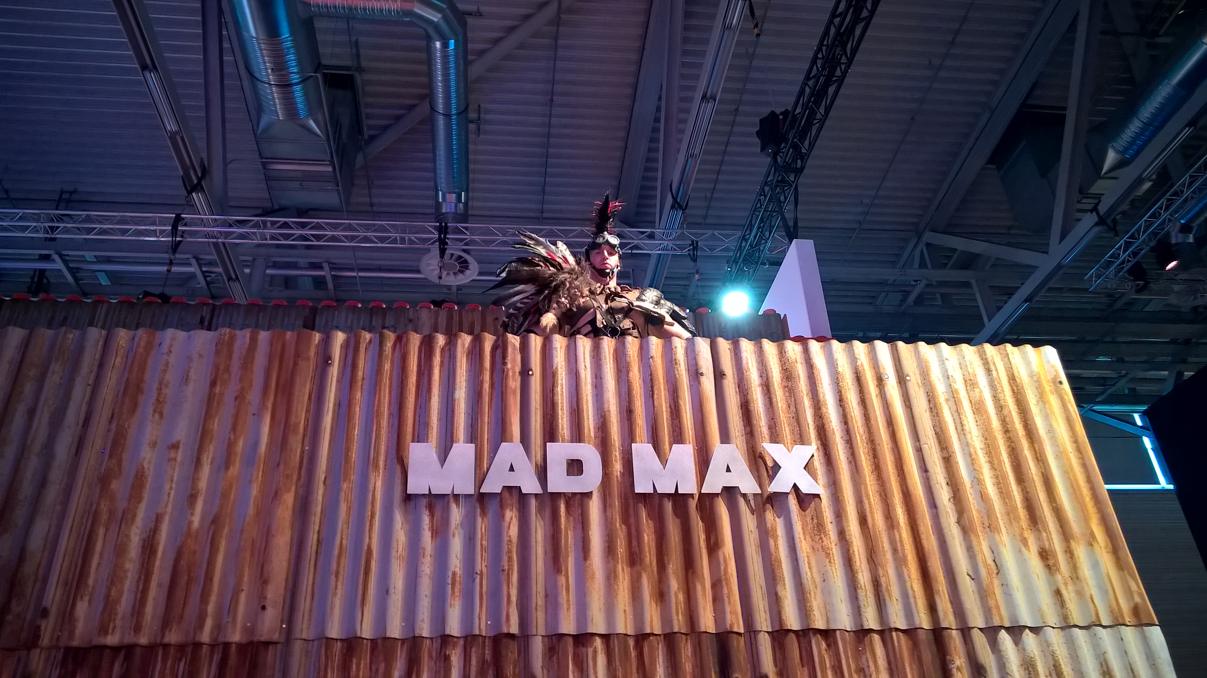 Csak sajnos a Mad Max ütősebb.